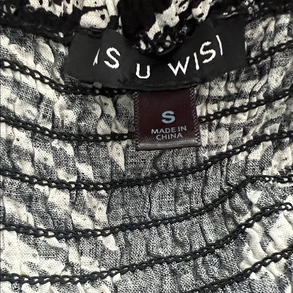 Elegant Black and White Fern Maxi Dress - Picture 6 of 6